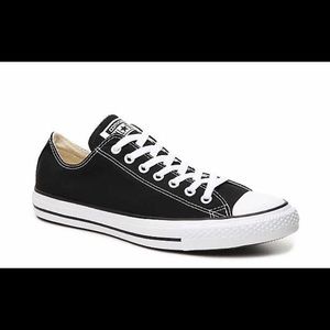 Women’s Black Low top Converse